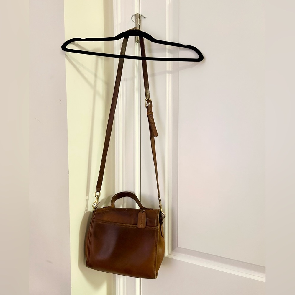 COACH Vintage Bag Style No. H5C- 9977. - Picture 4 of 9